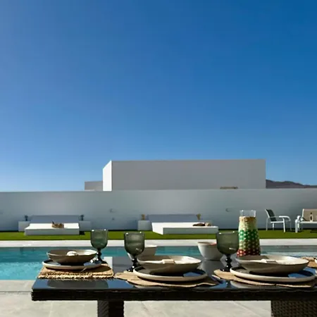 Canaryislandshost I Calma Villa Teguise (Lanzarote)