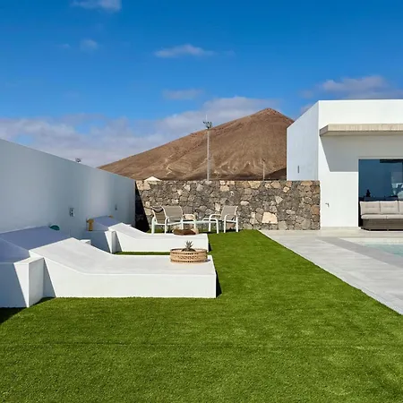 Canaryislandshost I Calma *